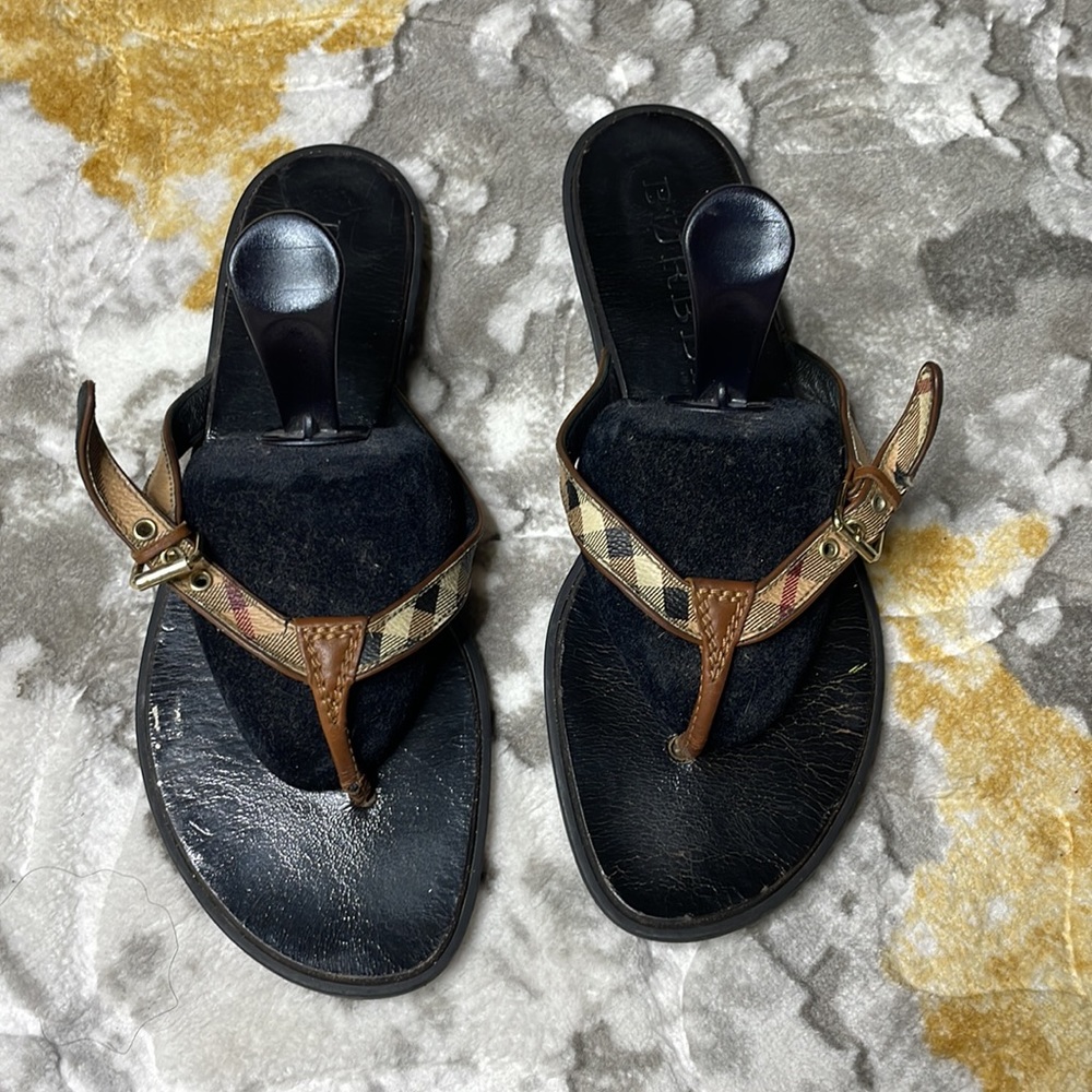 Women’s Burberry Sandals flip flops 6 - Picture 8 of 14